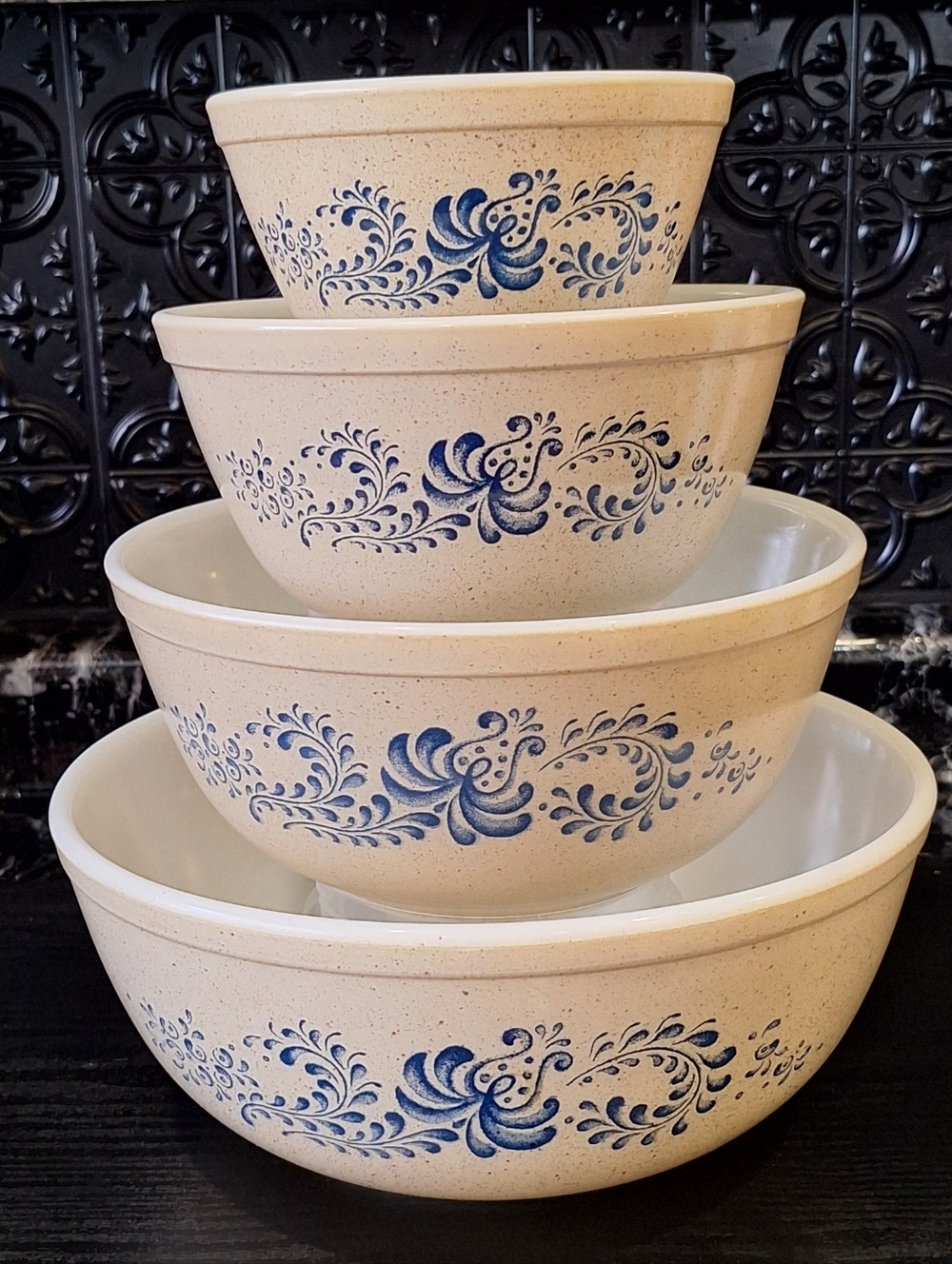 Full Set of Vintage Pyrex Homestead Pattern Nesting / Mixing Bowls